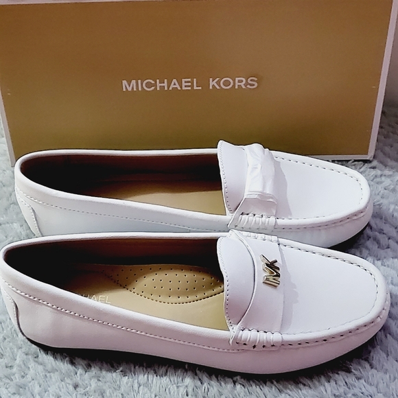 Michael Kors - Picture 2 of 3